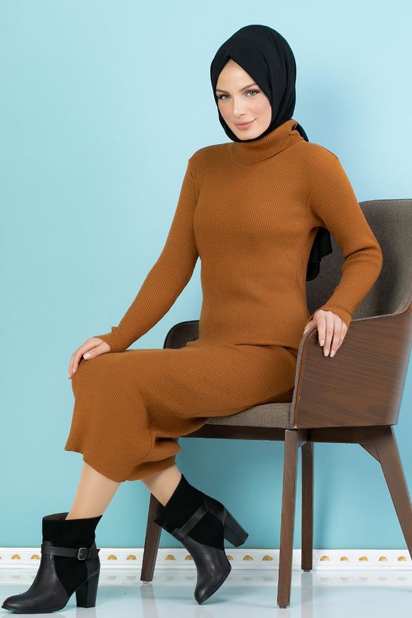 Bilek Üstü Fitilli Tesettür Triko Elbise-300 Hardalsarısı