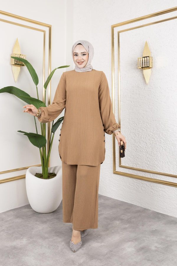 Düğme Detaylı Bürümcük Kumaş Tesettür Takım-3153 Latte