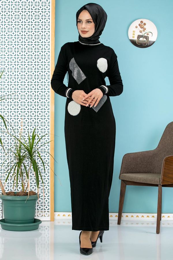 Pul Detay Küçük Yırtmaçlı Triko Elbise-3300 Siyah